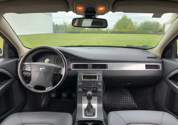 Volvo V70 cena 20000 przebieg: 334000, rok produkcji 2008 z Tarnów małe 121